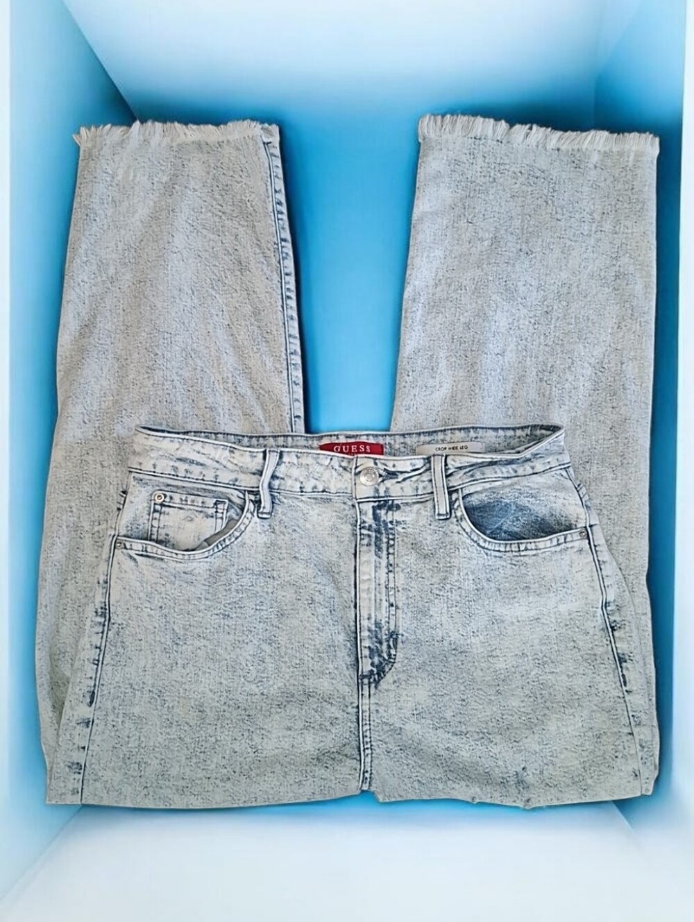 GUESS Womens Light Acid-Wash Straight Jeans - Light Gray Size 30